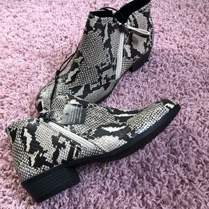 NWT Faux Snake Skin Booties